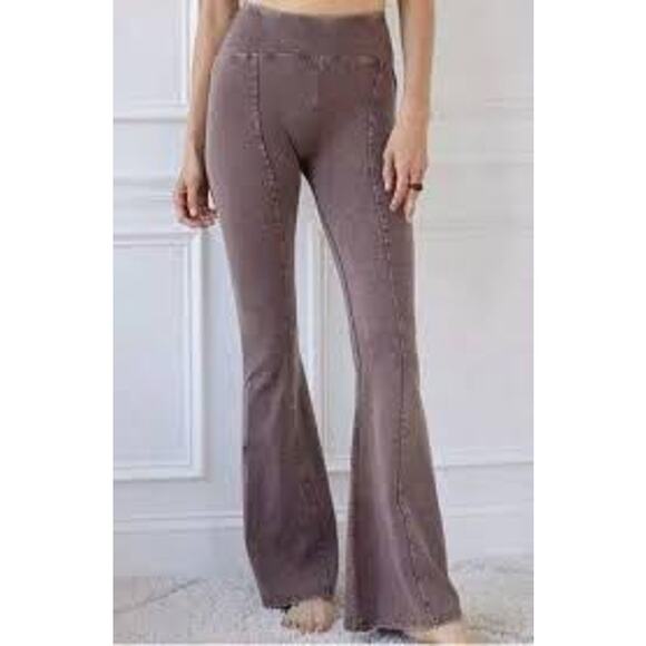 OUT FROM UNDER Aria Seamed Flare Pant *AS-IS - Picture 3 of 6